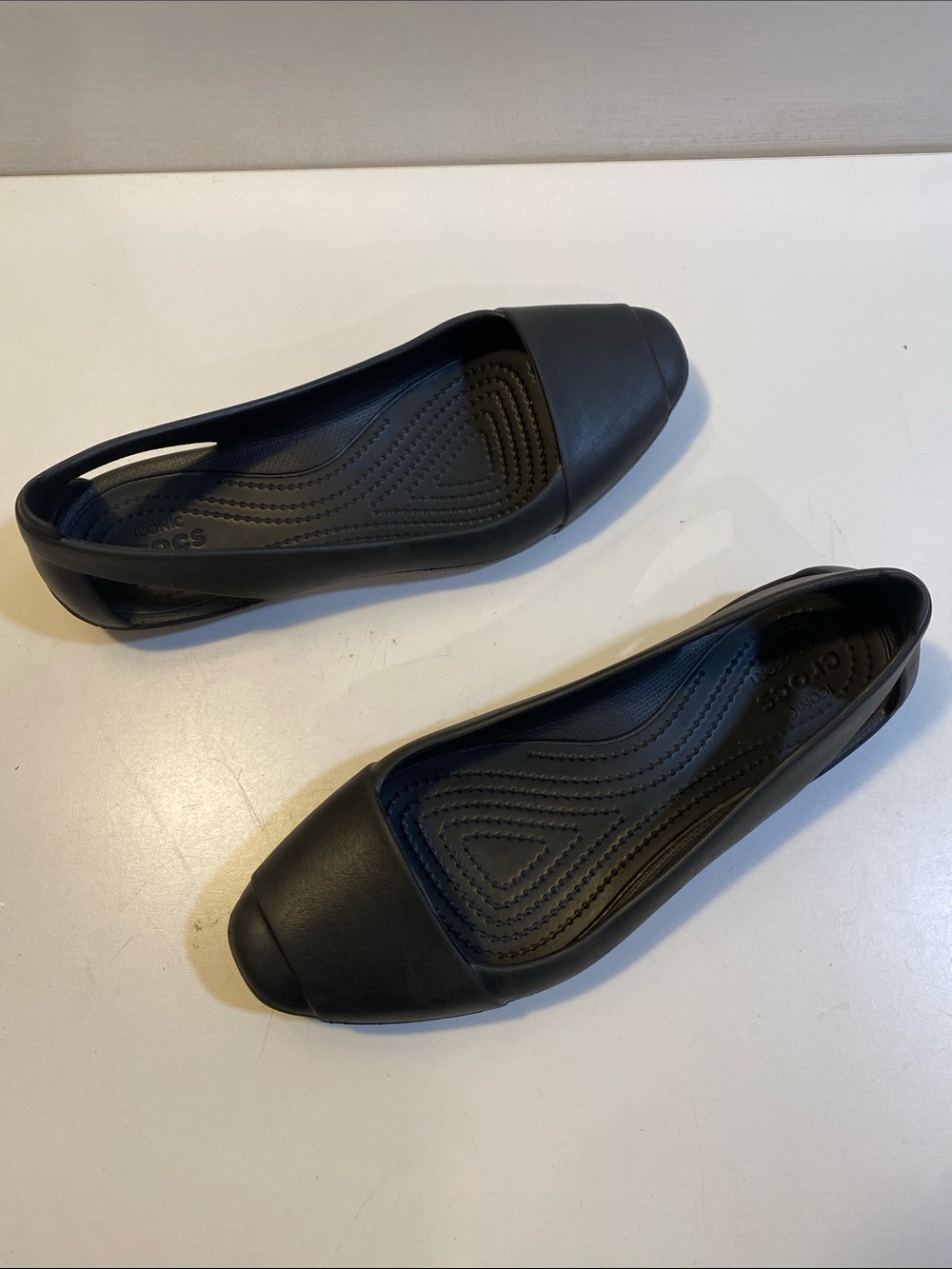 CROCS Iconic Comfort Women’s Black Slip-On Ballet Flats Sz 8